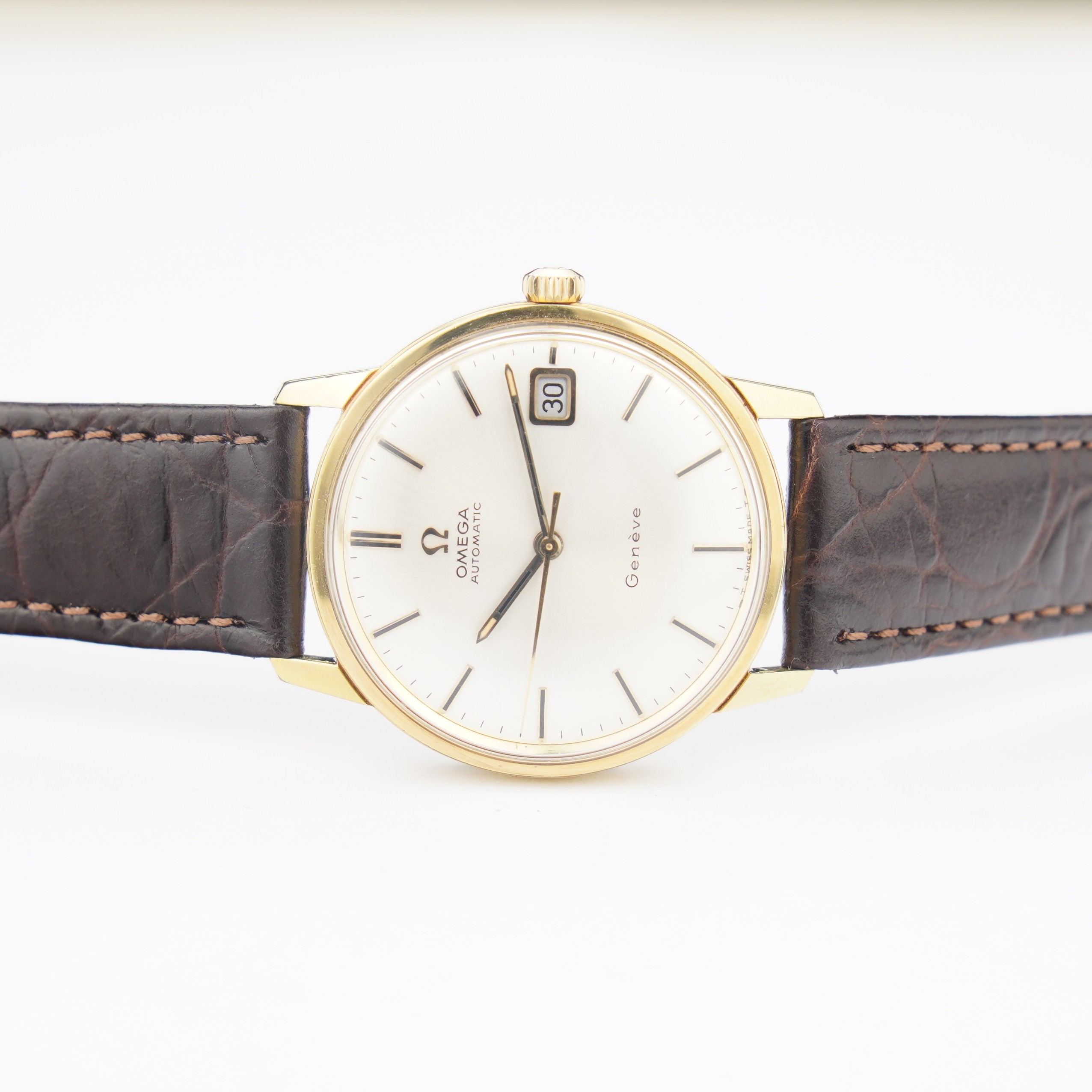 Omega Geneve ref.166.037 from 1968. Goldplated case, silver sunburst dial in mint condition and cal. 565 movevement. - Image 7