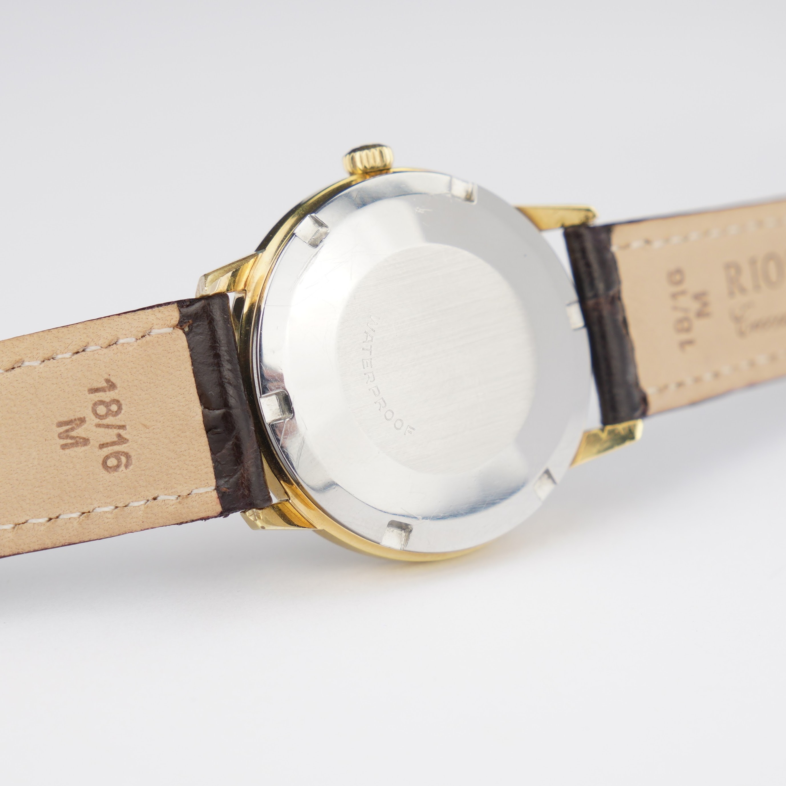 Omega Geneve ref.166.037 from 1968. Goldplated case, silver sunburst dial in mint condition and cal. 565 movevement. - Image 8