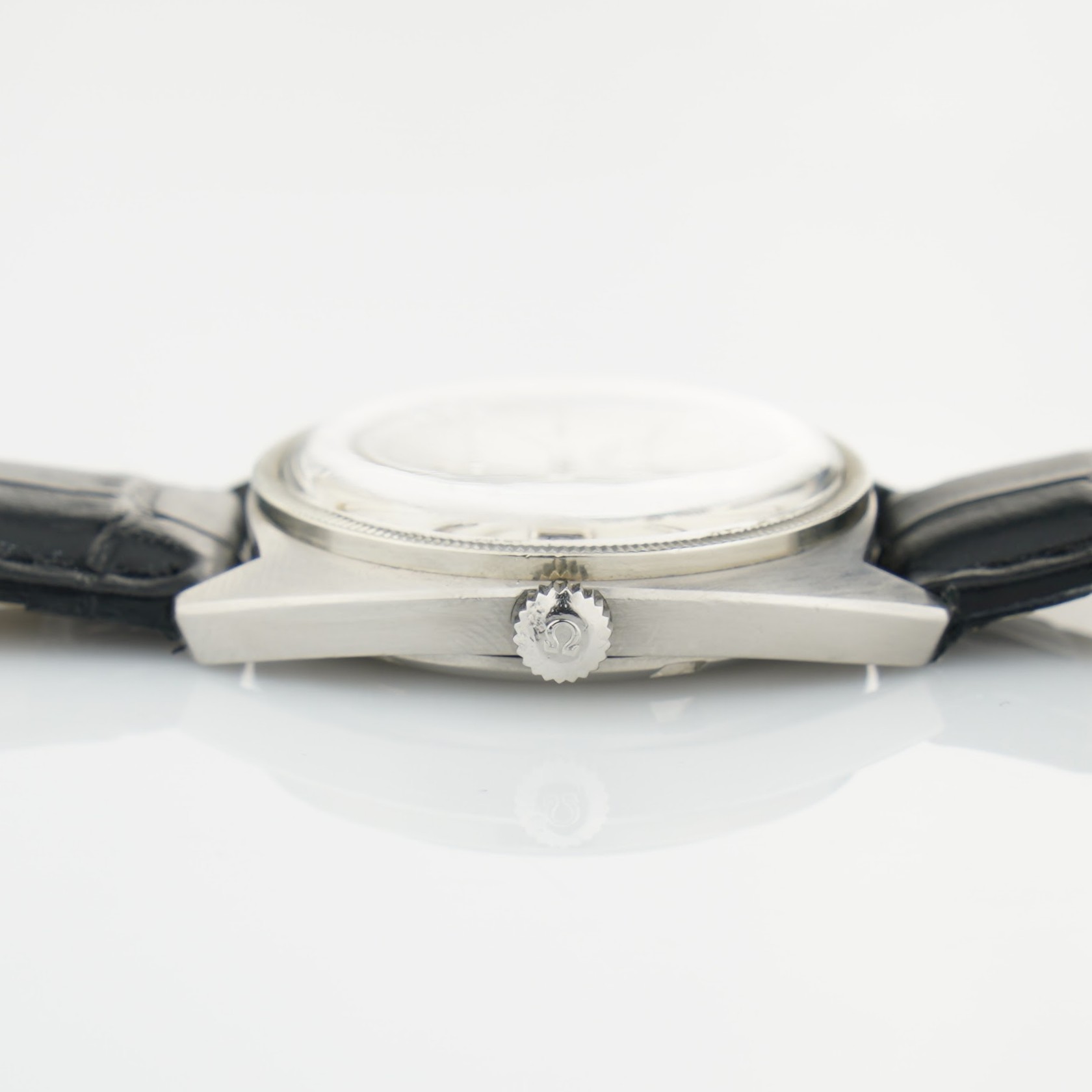 Omega Constellation ref.168.017 from 1967. Steel c-shape case, silver-white linen dial in mint condition and with the cal.564 movement. - Image 5