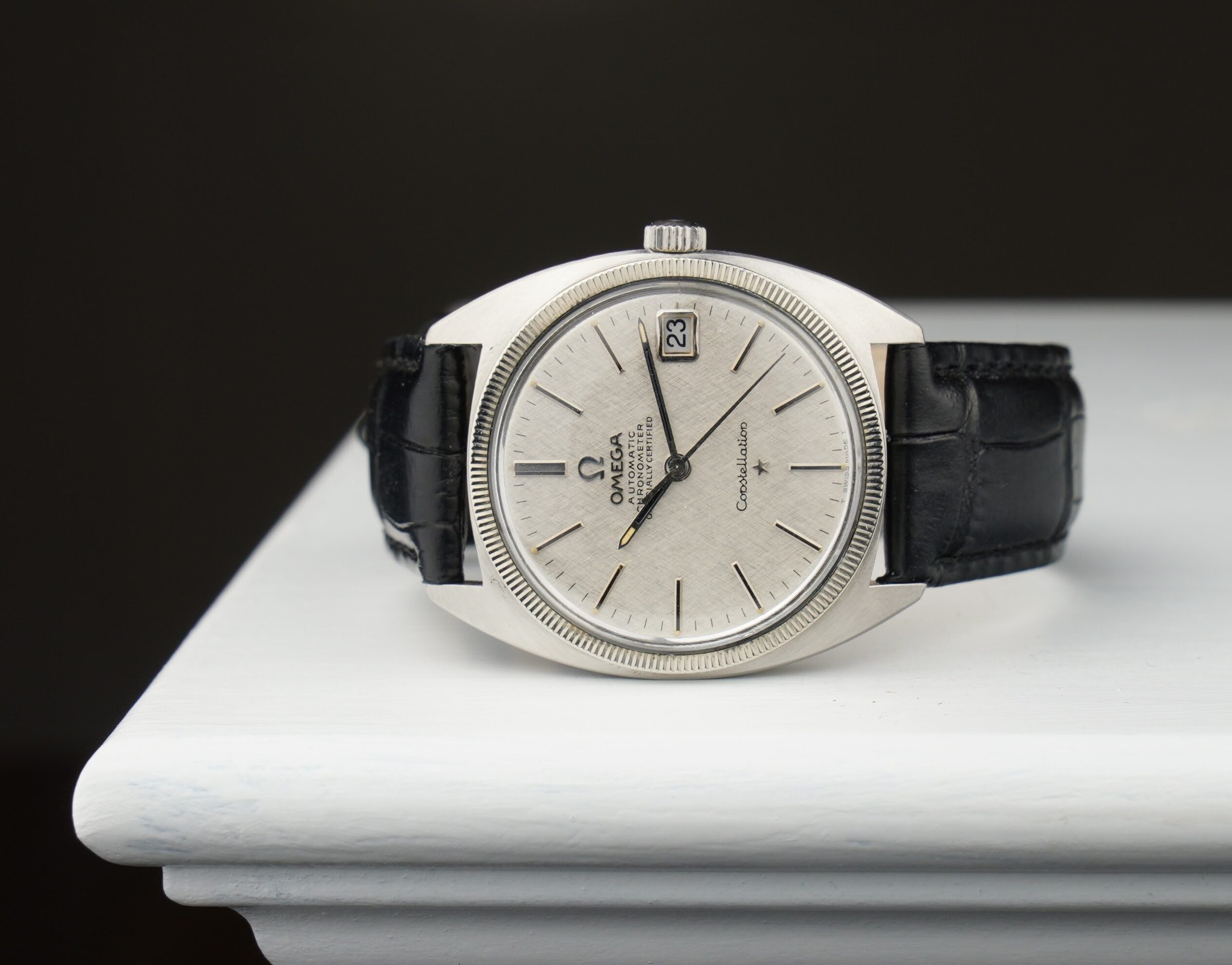 Omega Constellation ref.168.017 from 1967. Steel c-shape case, silver-white linen dial in mint condition and with the cal.564 movement. - Image 2