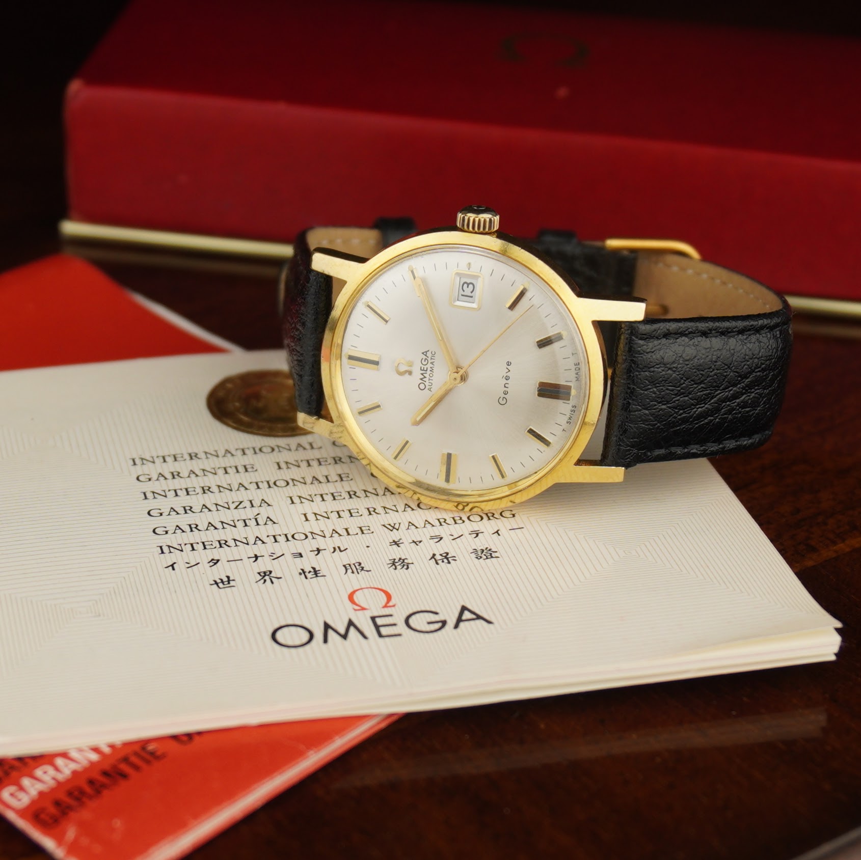 Omega Genéve ref. 166.070 from 1969. 18k solid gold case, serviced movement and with box & papers.