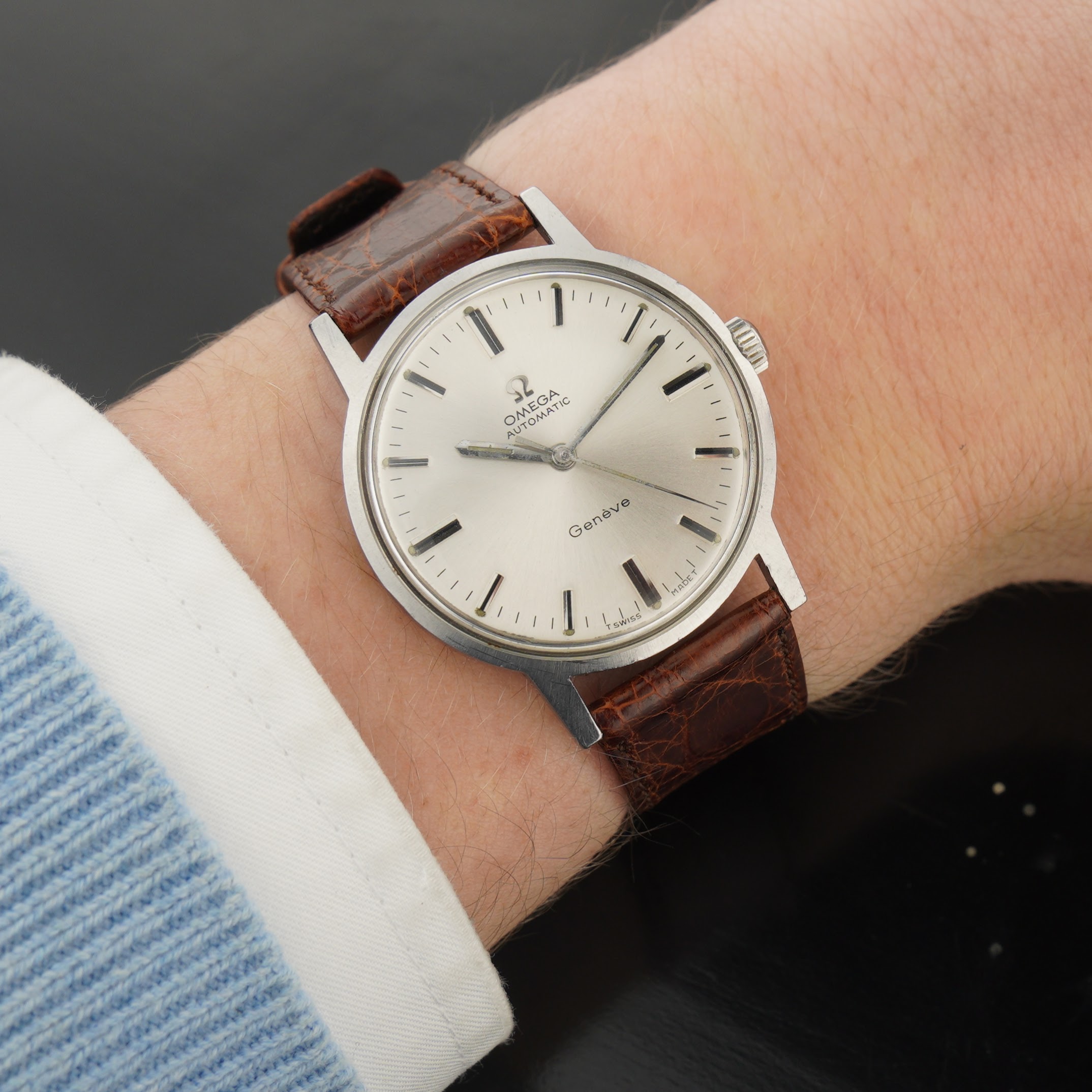 Omega Genéve ref. 165.070 from 1969. Steel case, silver sunburst dial and cal. 552 movement. - Image 3