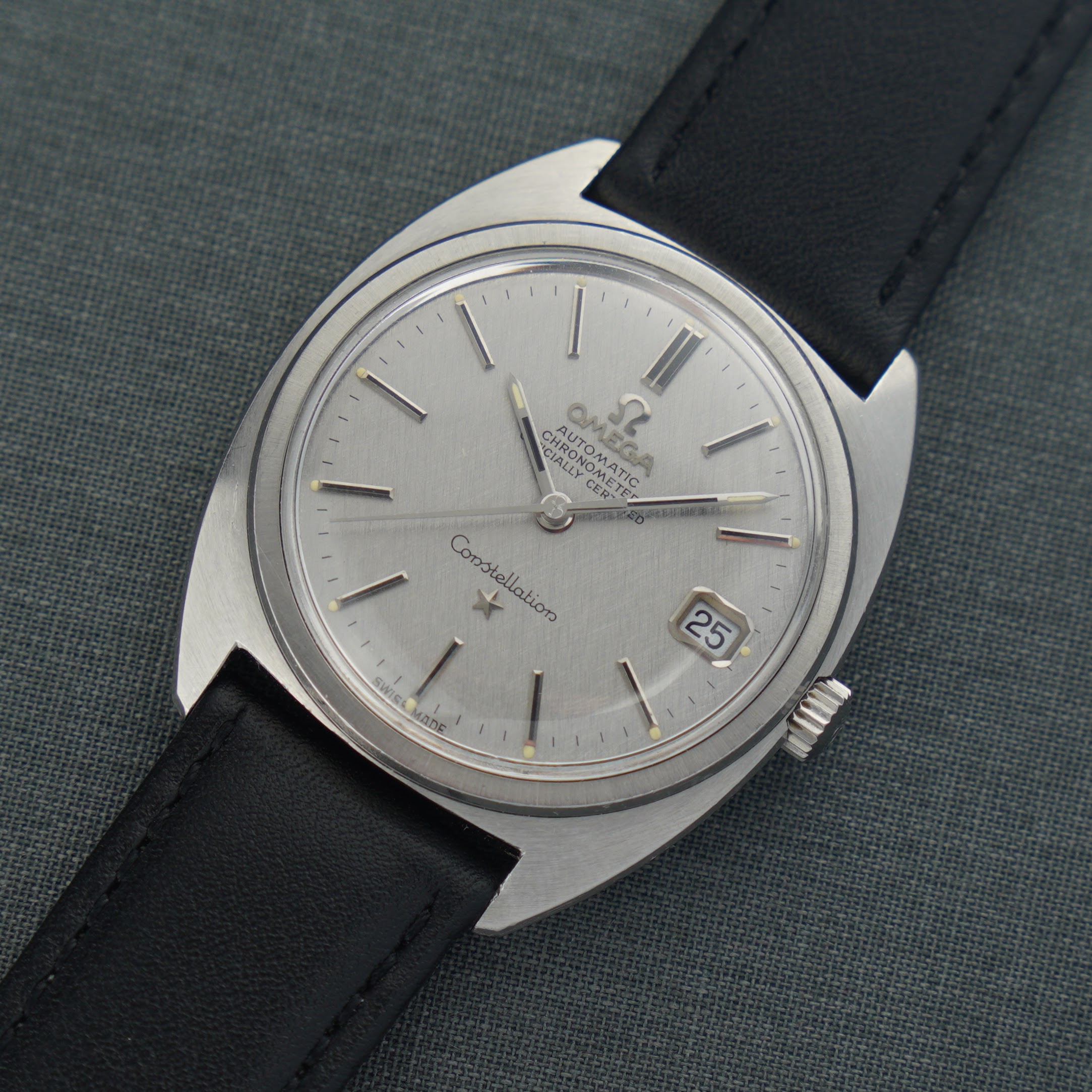 Omega Constellation ref.168.017 from 1970. Steel c-shape case, silver linen texture dial and cal.564 movement. - Image 3