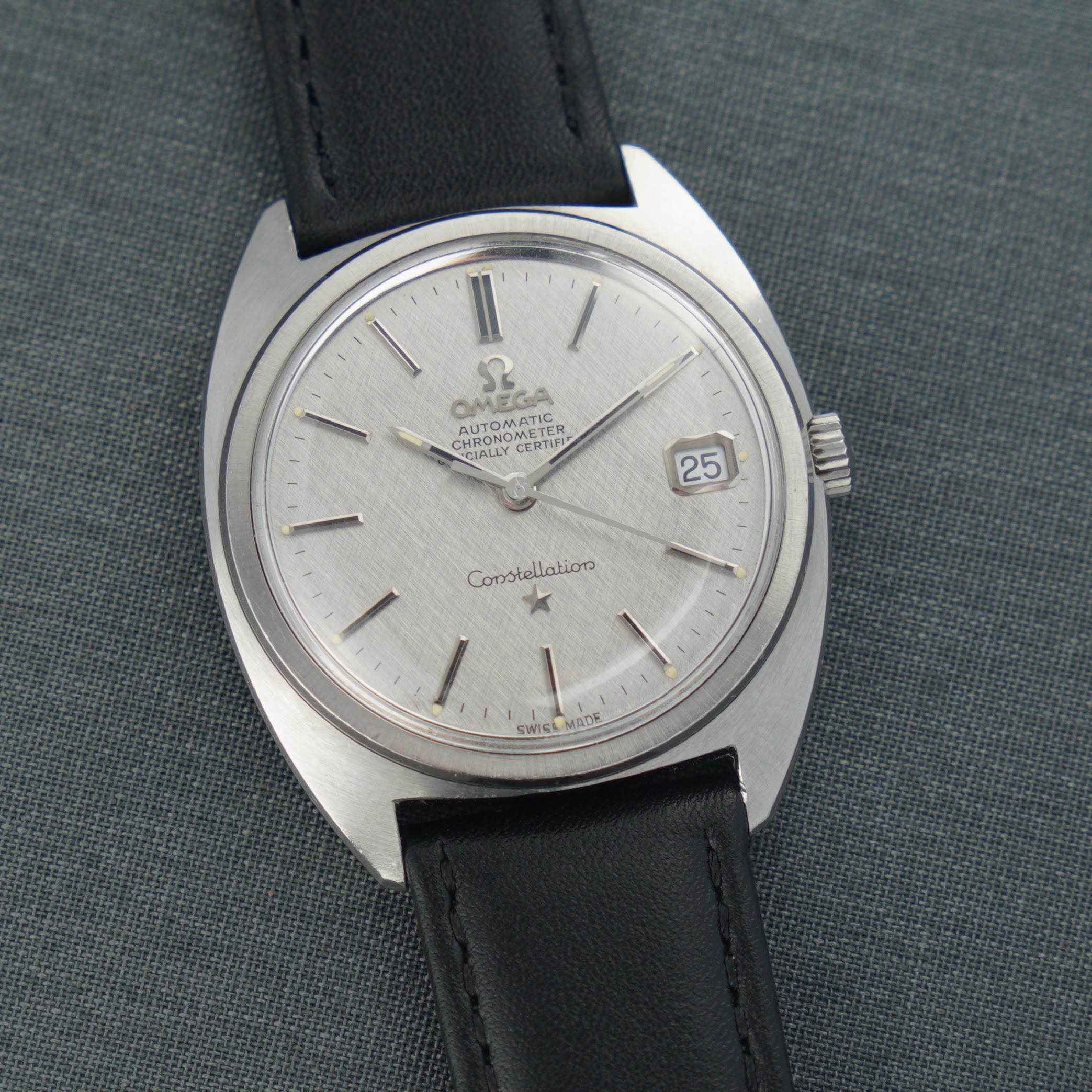 Omega Constellation ref.168.017 from 1970. Steel c-shape case, silver linen texture dial and cal.564 movement. - Image 2