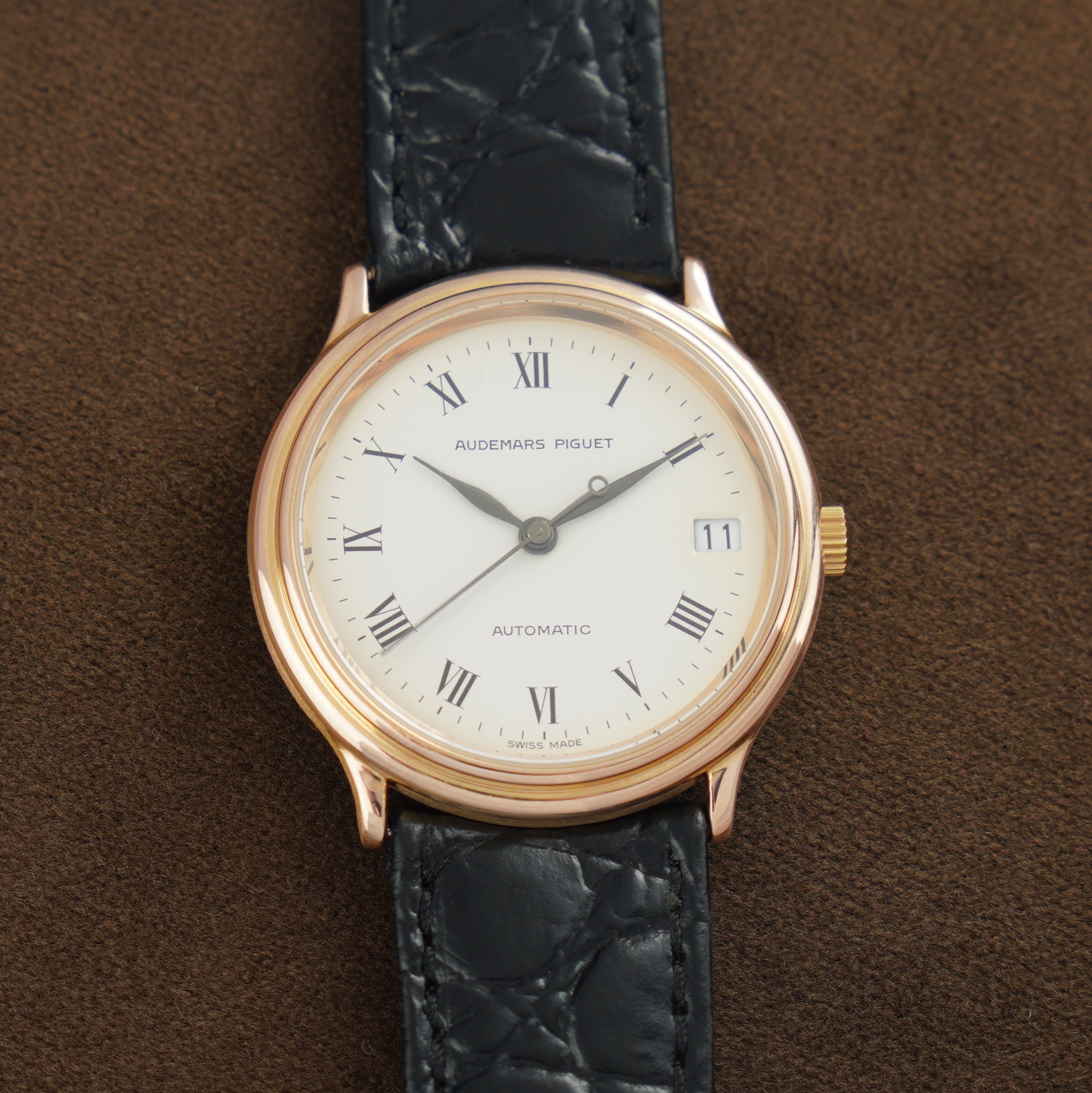 Audemars Piquet ref. 14406BA. from 1990s with 33,2 mm yellow gold case, cream coloured enamel dial and  cal. 2125 movement.