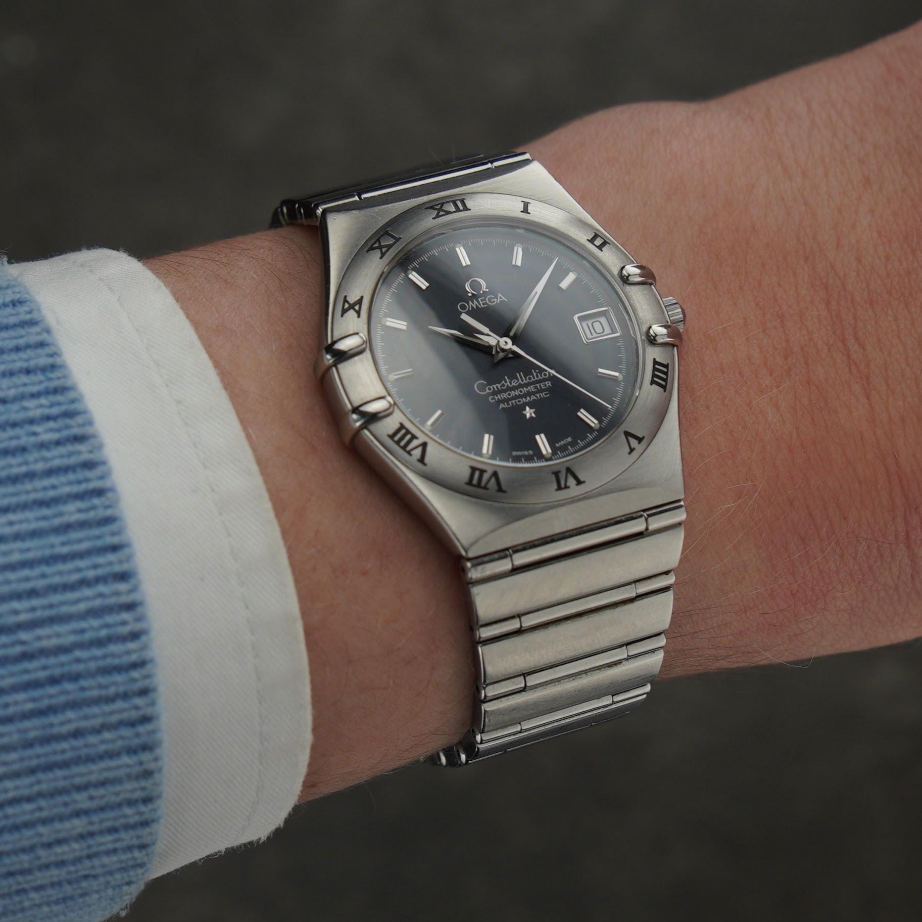 Omega Constellation ref. 368.1201 from 1999. 36mm steel case, dark grey linen dial and cal.1120 movement.