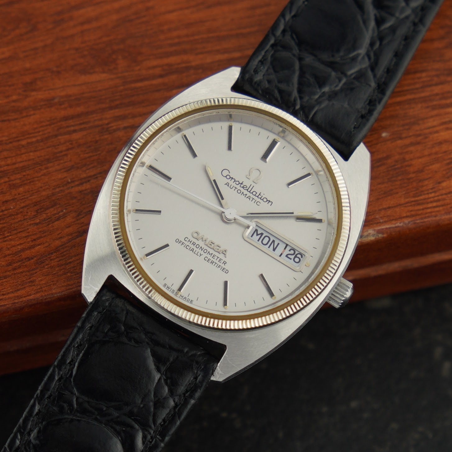 Omega Constellation 168.0057 with c-shape case and ´JDM´ dial with day-date display from 1972