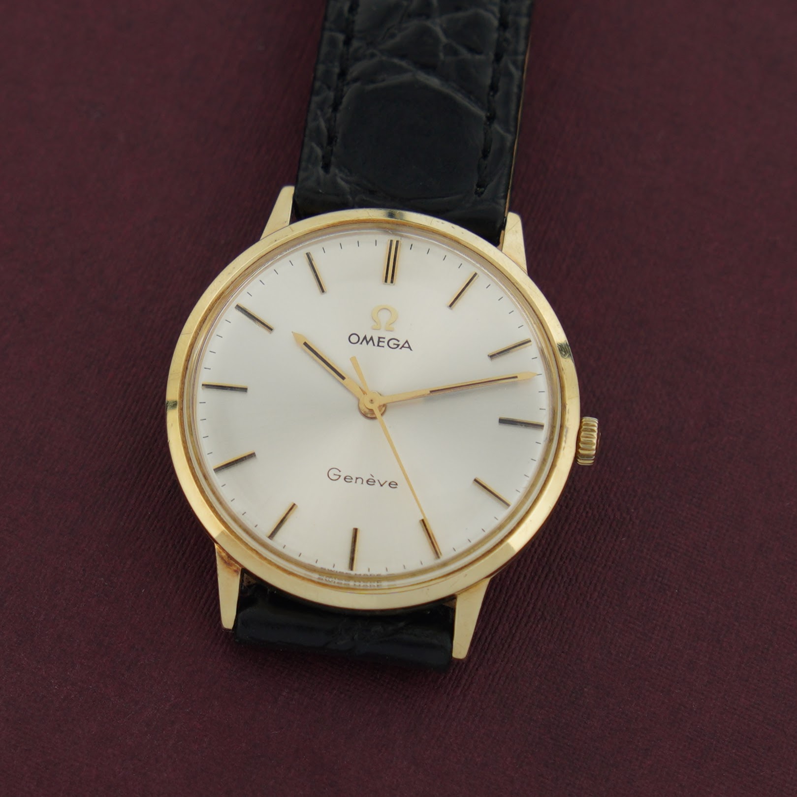 Omega Genève 131.041 from 1970. 33mm 14k gold case, silver-white  dial and cal. 601